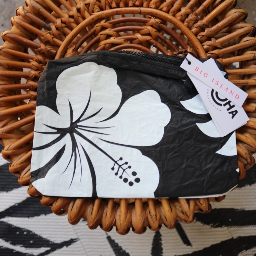 Aloha Collection Big Island Black and White Floral Small Pouch